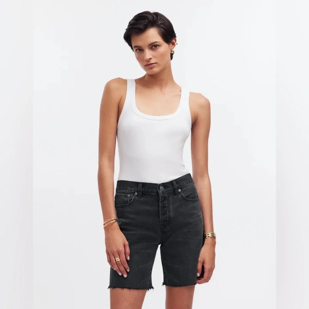 NWT Madewell Women's Black Long Denim Shorts in Kelm Wash - 25